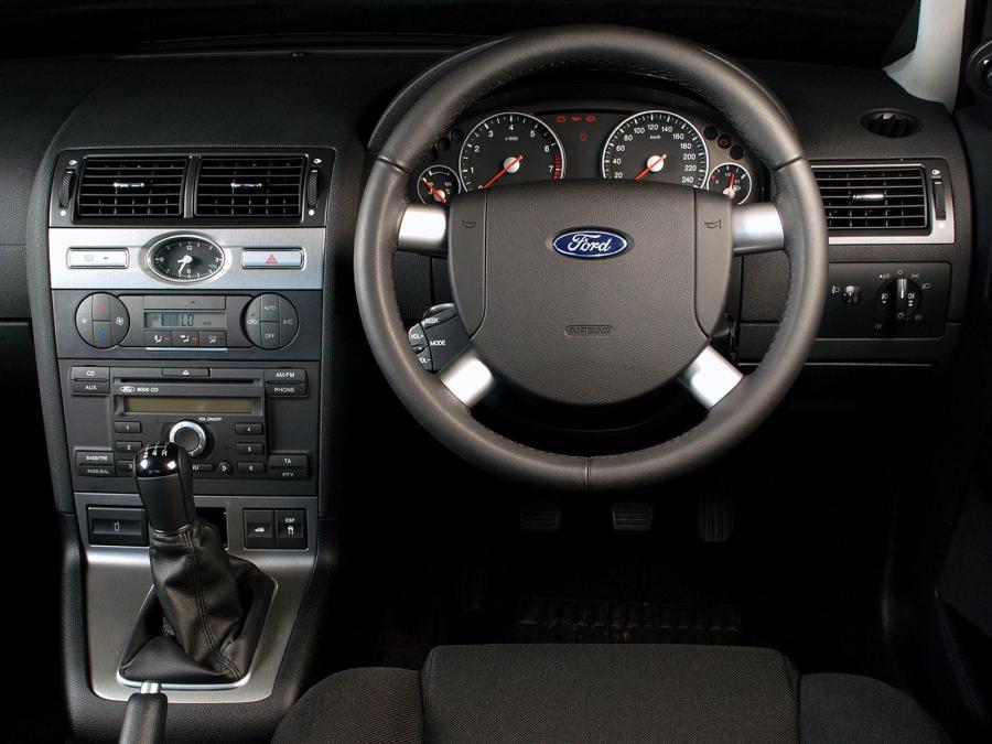  Ford Mondeo Sedan 2004 года  (ZA) (фото 7 из 9)